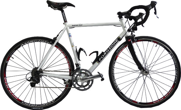 La bici completa realizzata per l'amico Gabriele è costruiita su telaio Forgione.